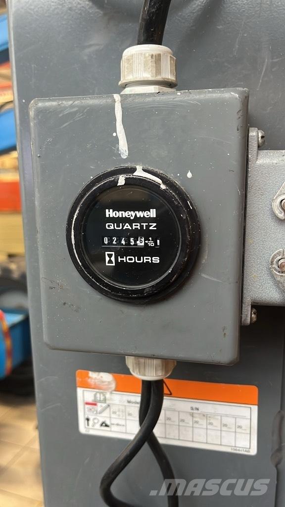 SkyJack SJ 16 Nůžková zvedací plošina