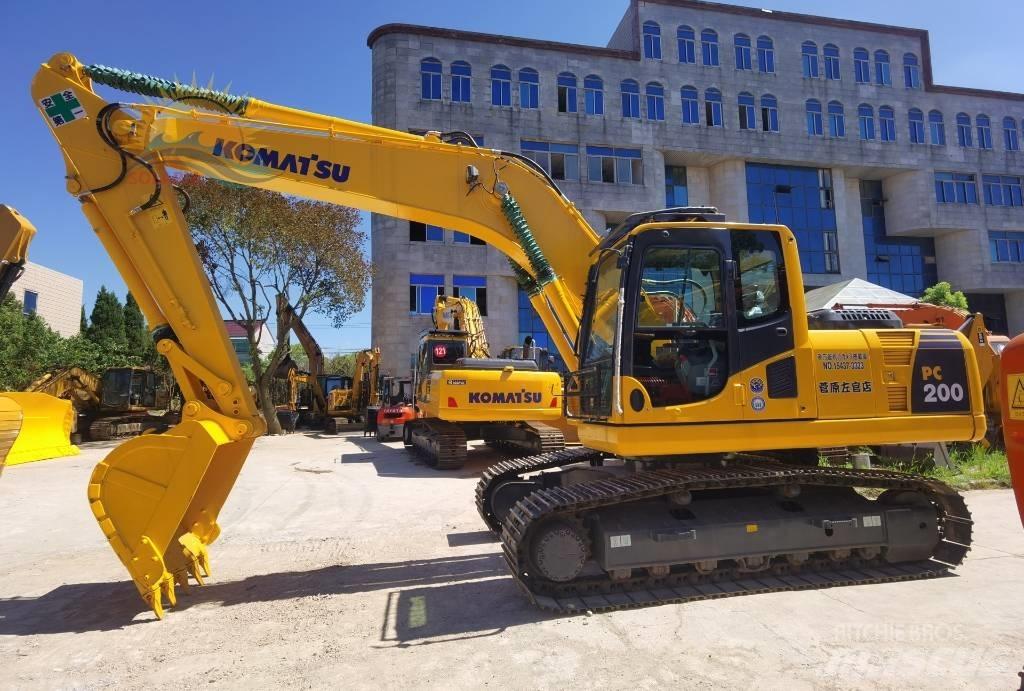 Komatsu PC 200-8 Pásová rýpadla