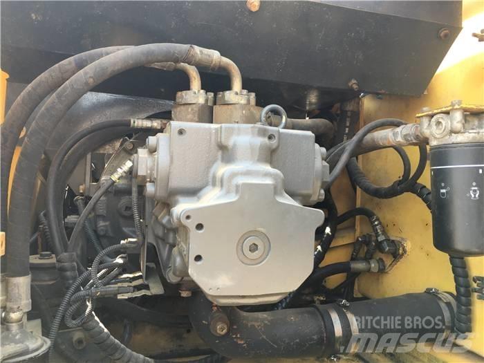 Komatsu PC 200-7 Pásová rýpadla