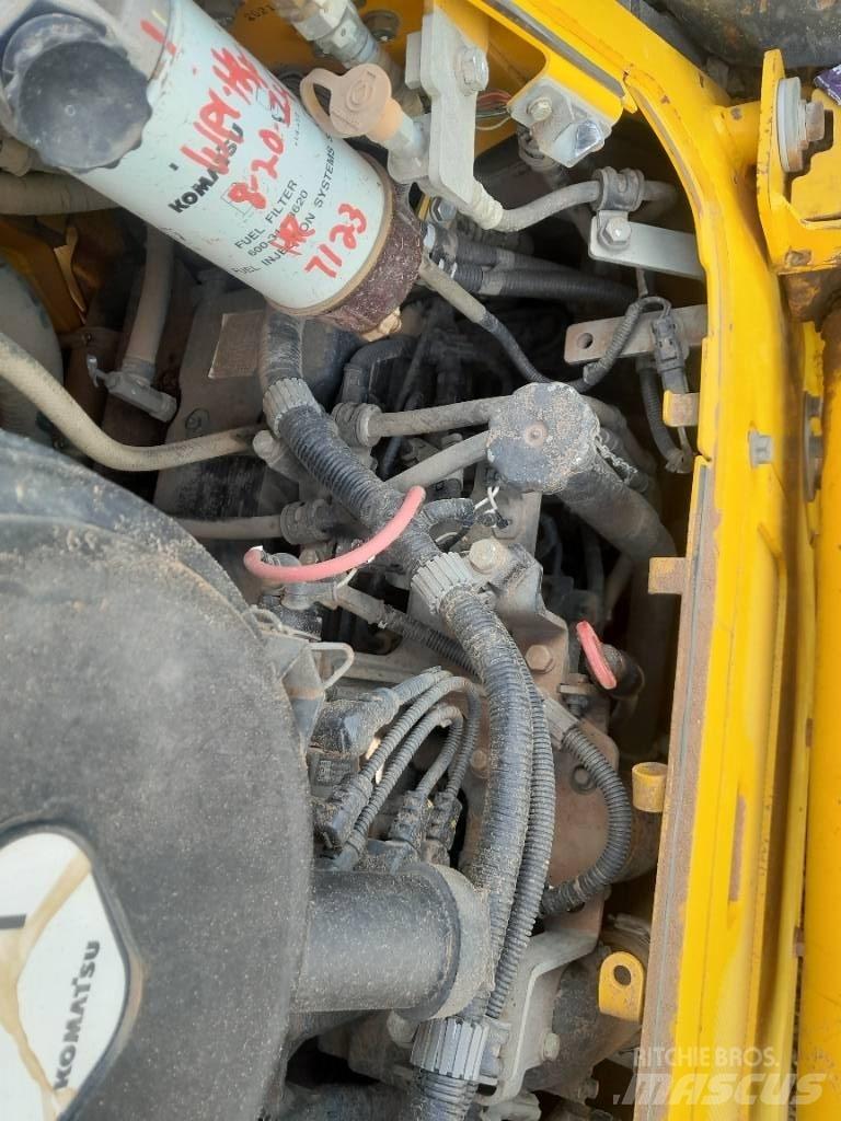 Komatsu D61 PX-24 Pásové dozery
