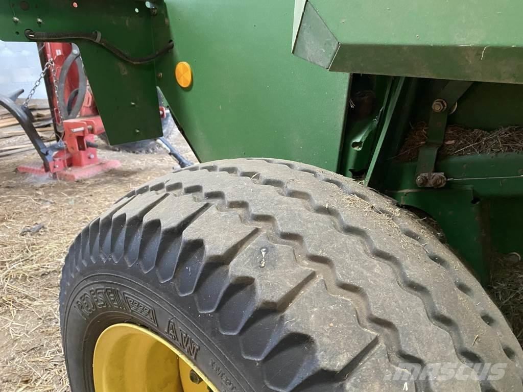 John Deere 623 Lis na válcové balíky