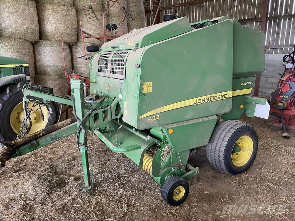 John Deere 623 Lis na válcové balíky