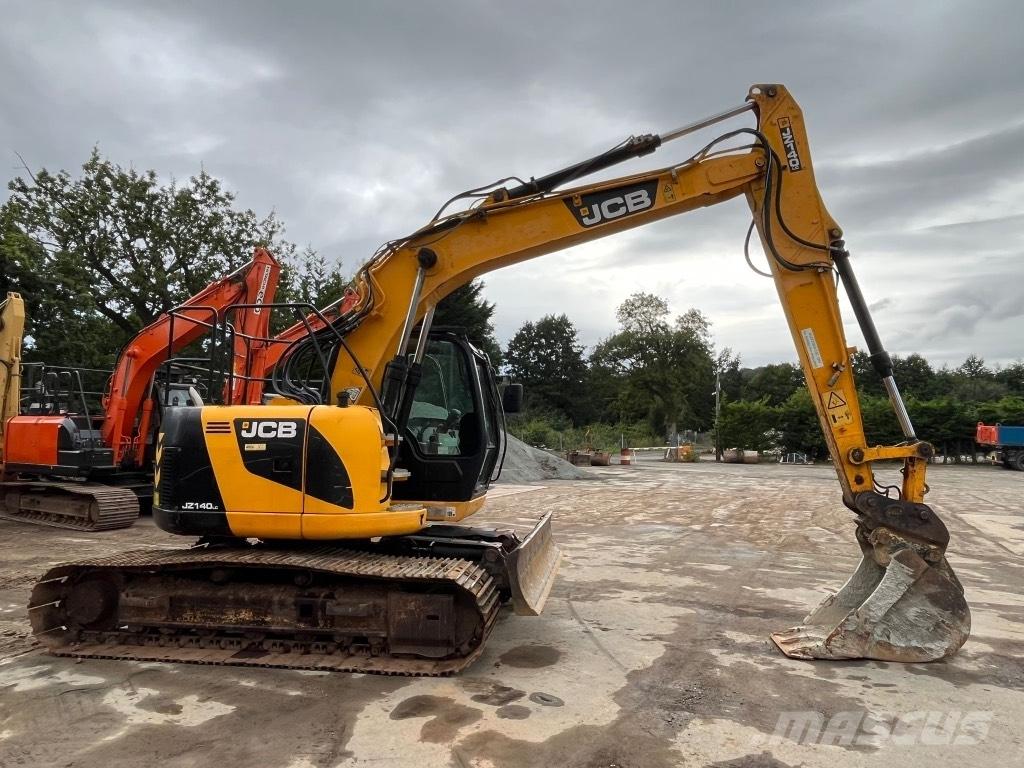 JCB JZ140 with blade Pásová rýpadla