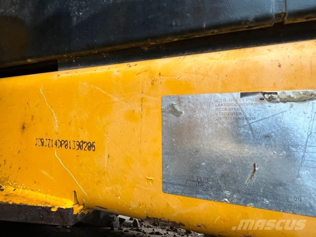 JCB JZ140 with blade Pásová rýpadla
