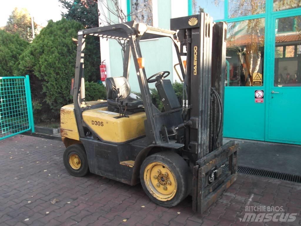 Daewoo D30S3 V-2372 Dieselové vozíky