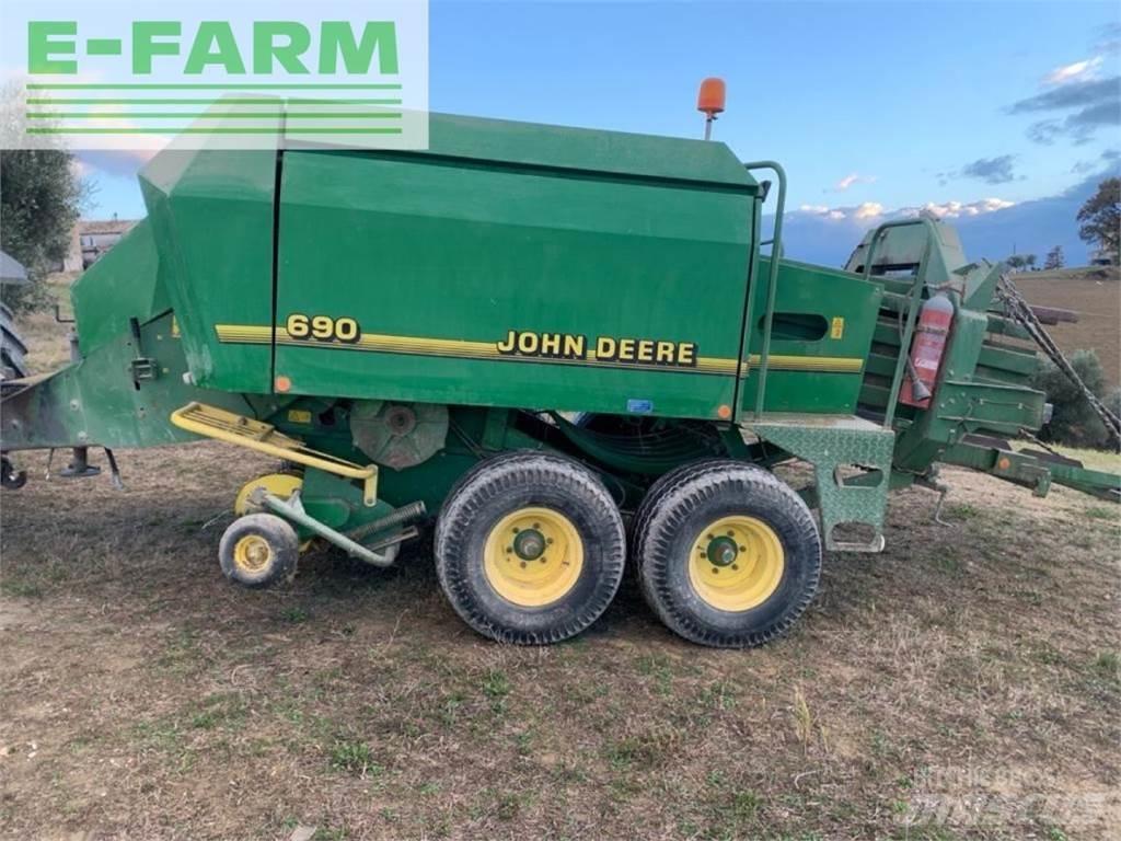 John Deere 690 Lis na hranaté balíky