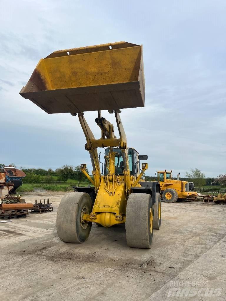Komatsu WA 470-3H Kolové nakladače