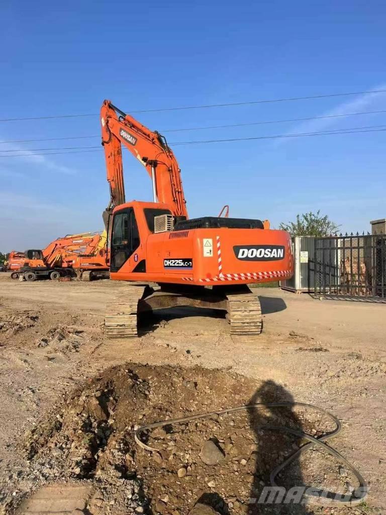 Doosan DH 225 LC-9 Pásová rýpadla