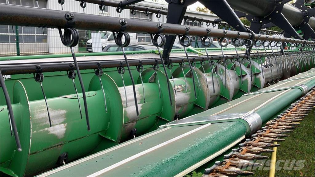 John Deere S680 Sklízecí mlátičky