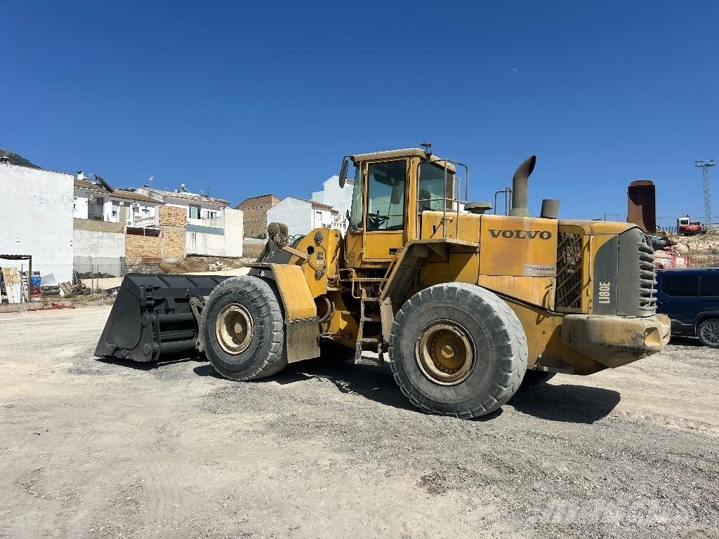 Volvo L 180 E Kolové nakladače