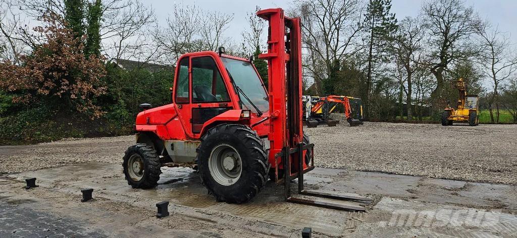Manitou M26-4 t Terénní vysokozdvižné vozíky