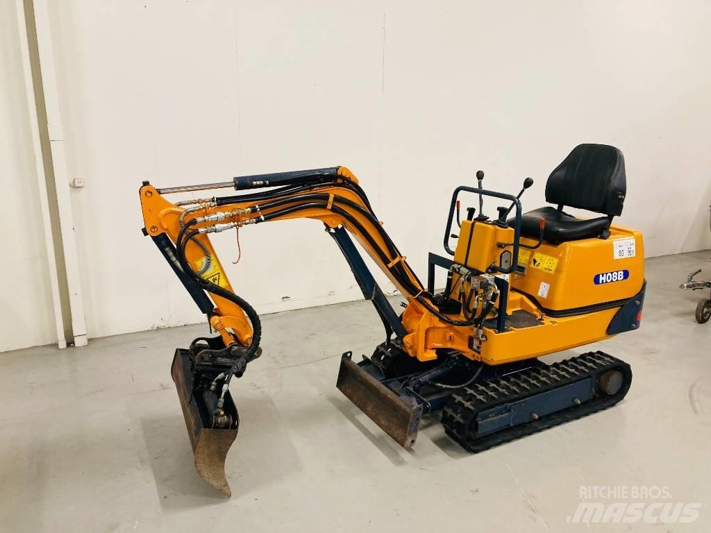Hanix H 08 B Mini rýpadla < 7t