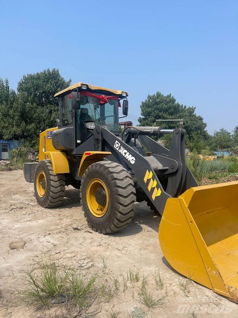 XCMG LW 300 FV Kolové nakladače