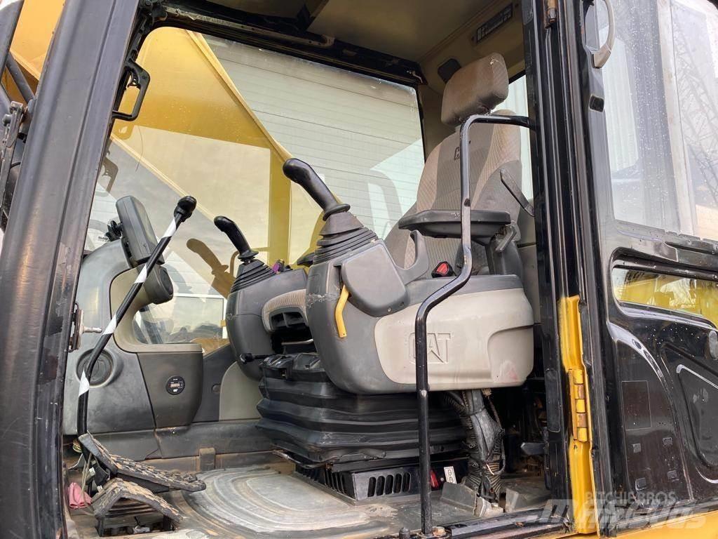 CAT 330DL Pásová rýpadla