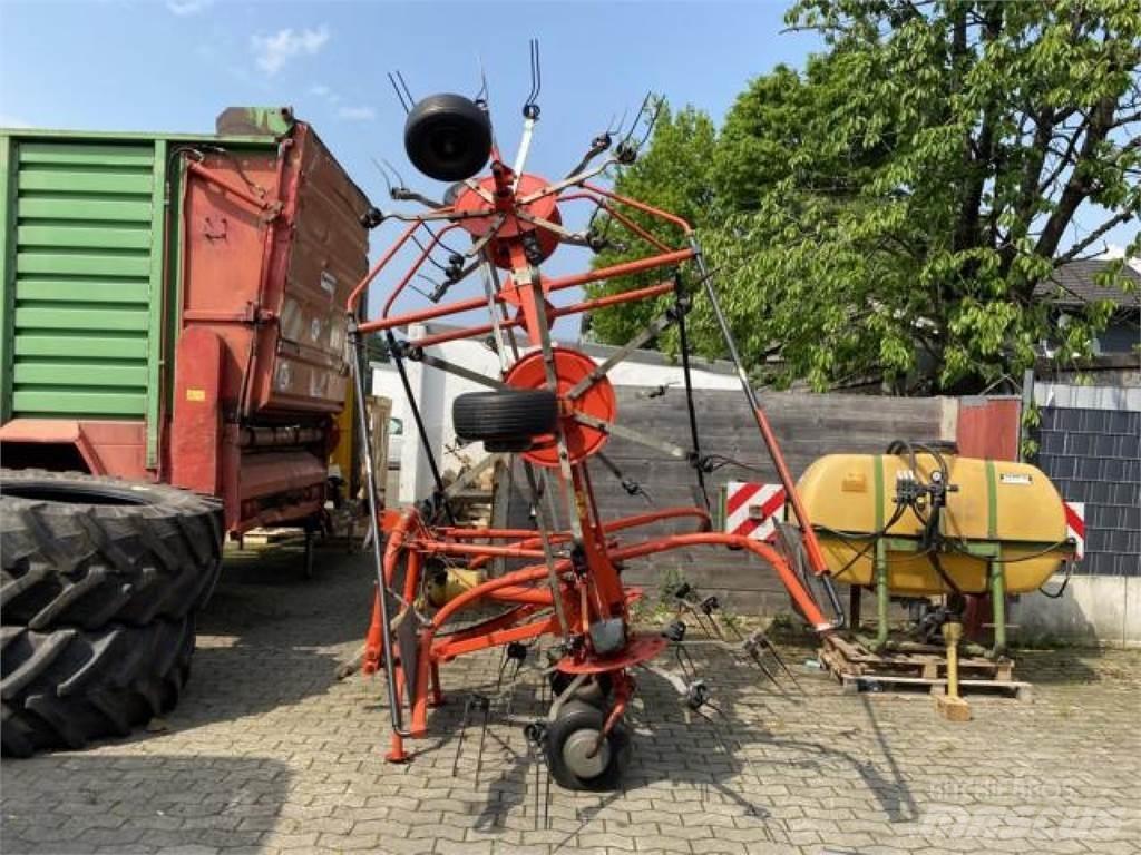 Fella TH 800 Obraceče a shrabovače sena
