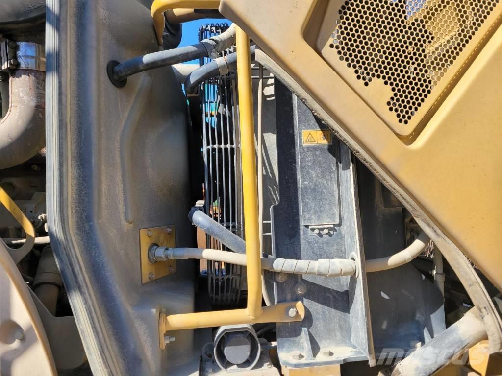 CAT 972 H Kolové nakladače