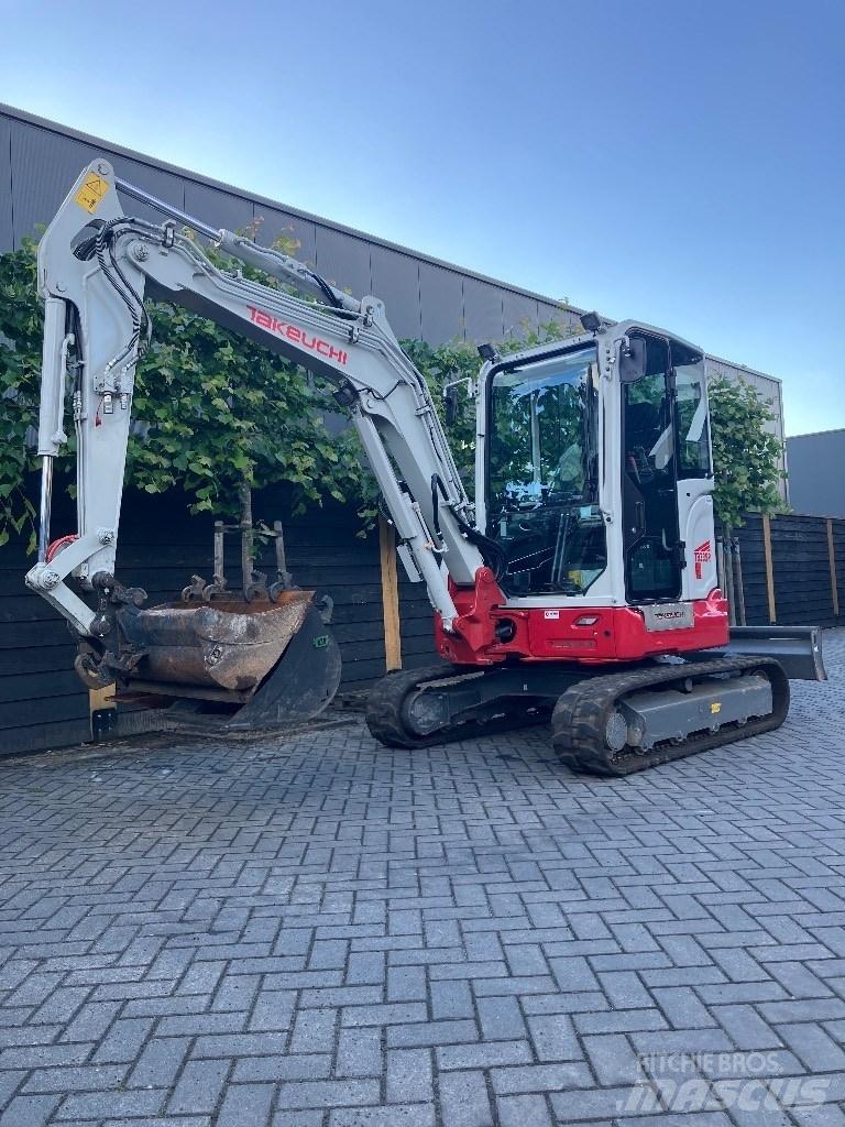 Takeuchi TB 335 R Mini rýpadla < 7t