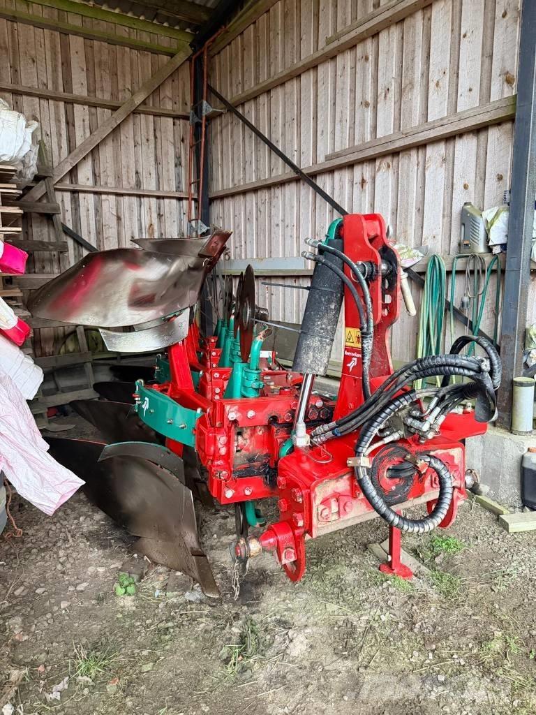 Kverneland ES85 Oboustranné pluhy