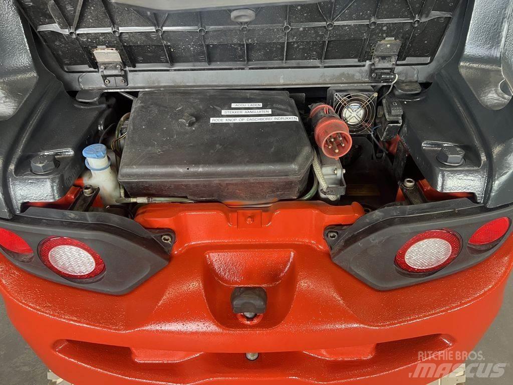 Linde E30L-01 Akumulátorové vozíky