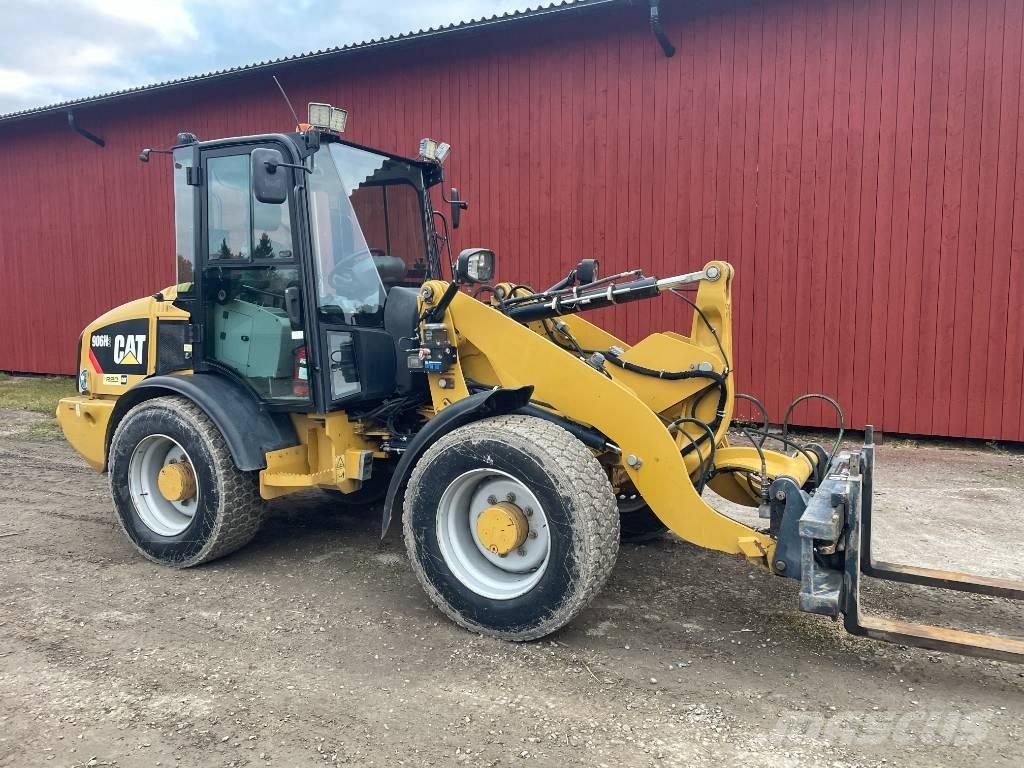 CAT 906 H 2 Kolové nakladače