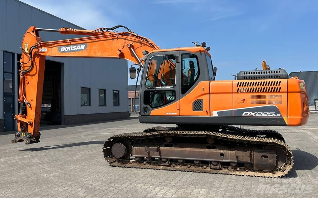 Doosan DX 225 LC-3 Pásová rýpadla