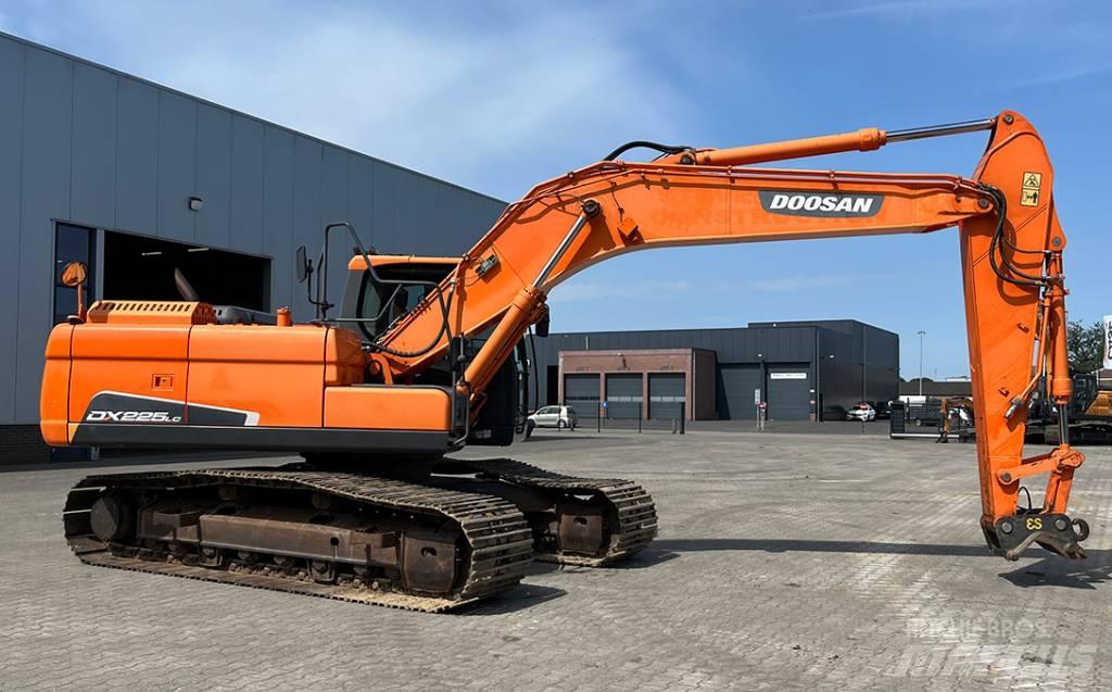 Doosan DX 225 LC-3 Pásová rýpadla