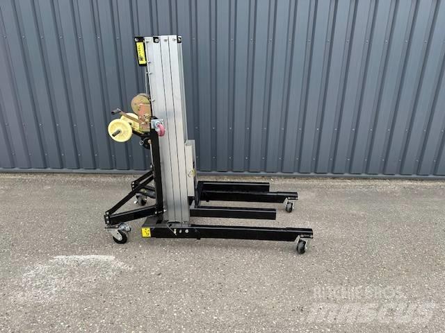 Rees Lift SML3,3 Další zvedače a plošiny