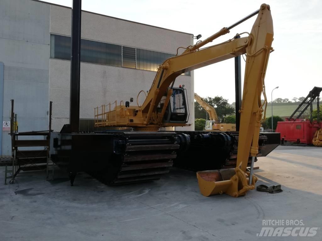 Hitachi MA 125 Obojživelná rypadla