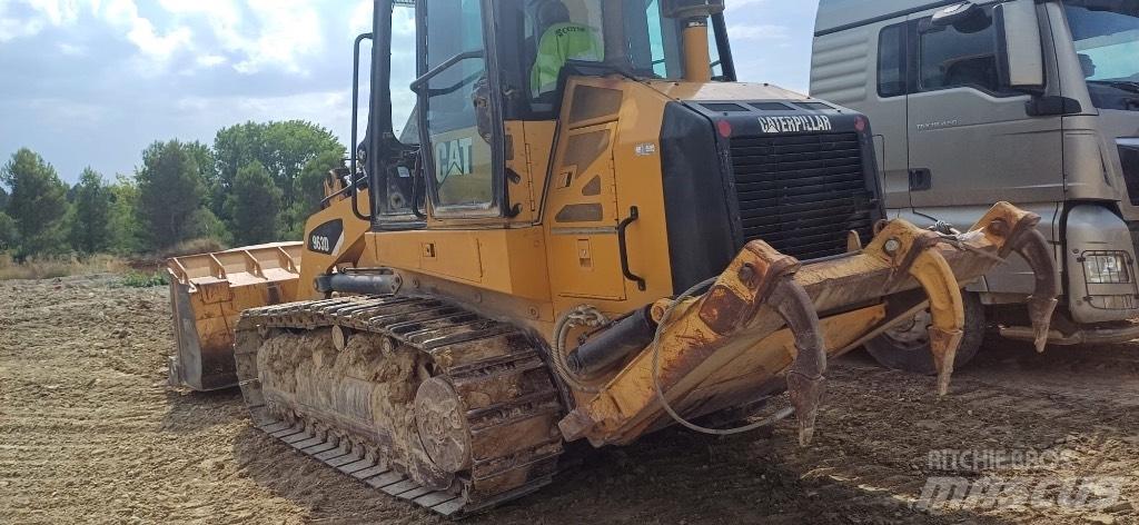 CAT 963 D Pásové nakladače