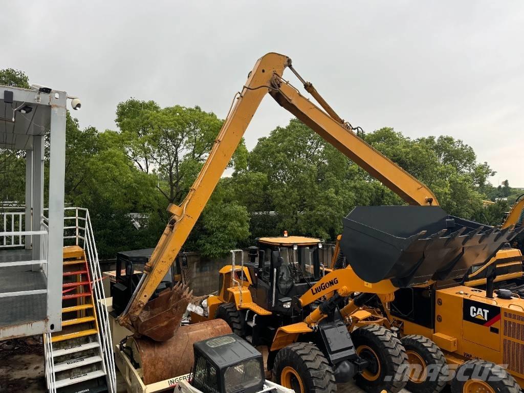 CAT 320 B Obojživelná rypadla