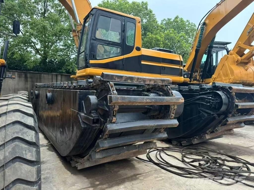 CAT 320 B Obojživelná rypadla