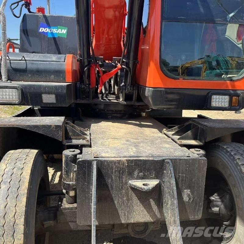 Doosan DX150W Kolová rýpadla