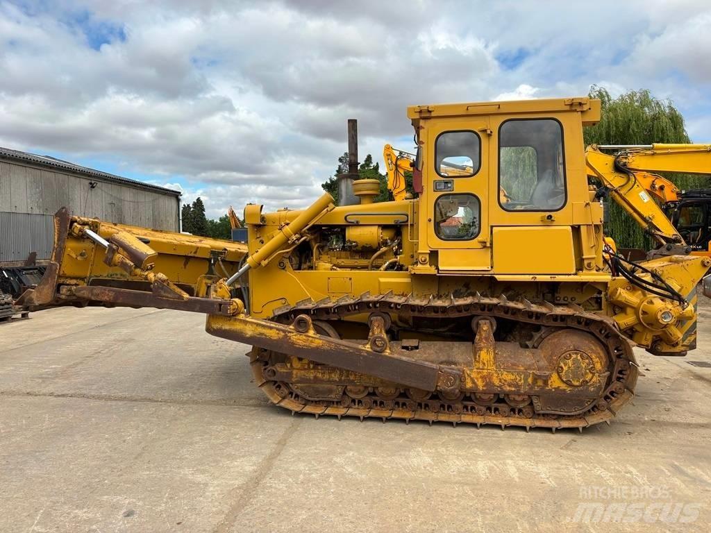 CAT D 6 D Pásové dozery