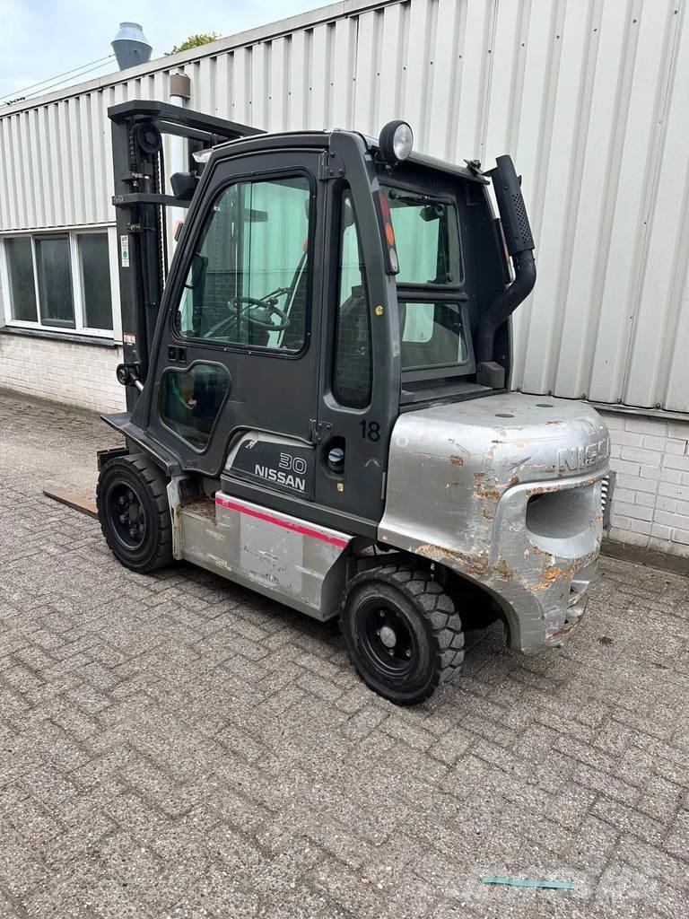 Nissan FDG02E7 Další