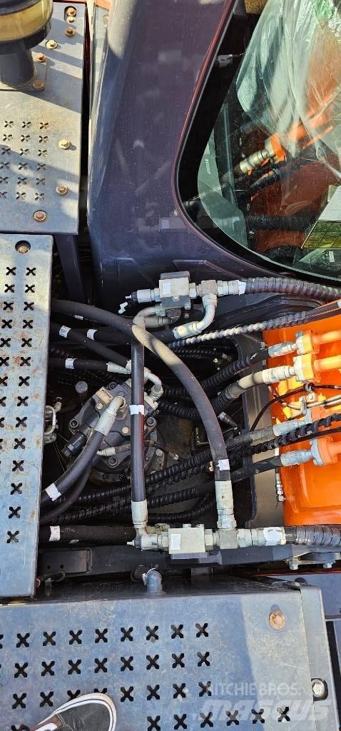 Doosan DX 225 Pásová rýpadla
