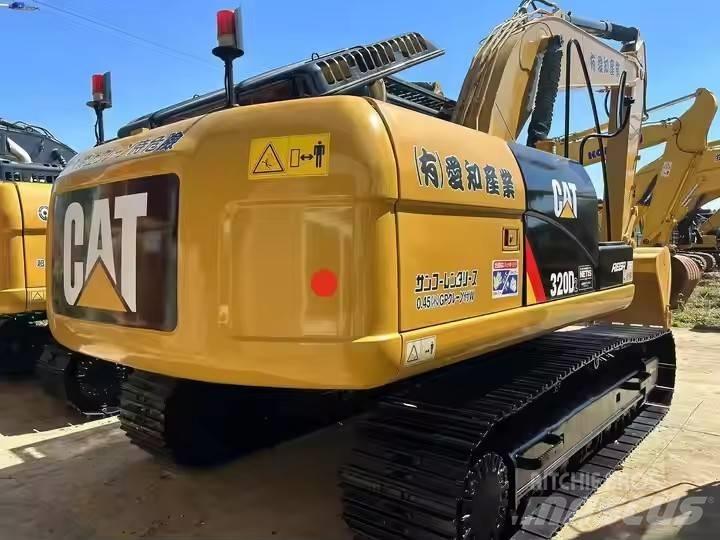 CAT CAT320D2 Midi rýpadla 7t - 12t