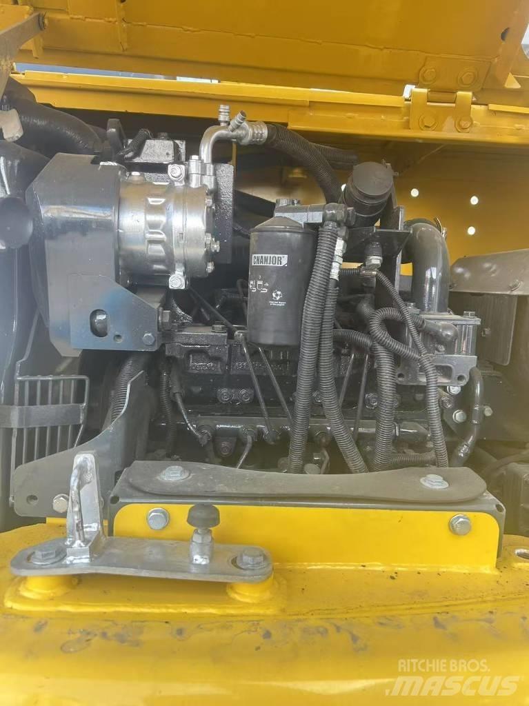 Komatsu PC 70 Pásová rýpadla