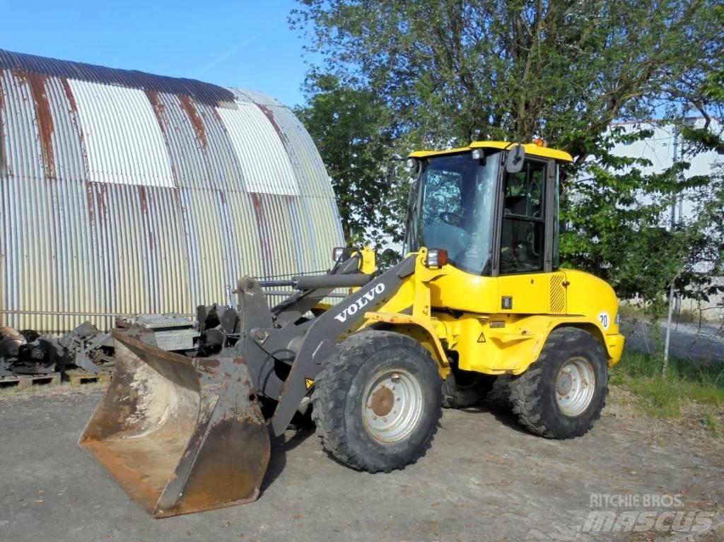 Volvo L 30 B-Z/X Kolové nakladače
