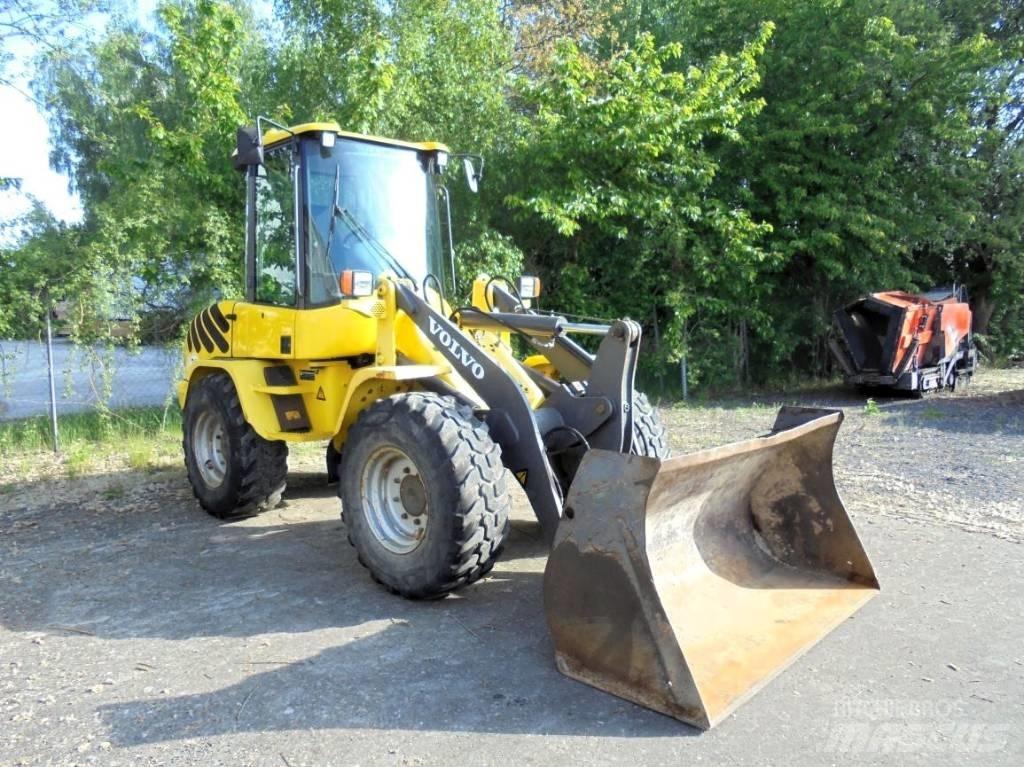Volvo L 30 B-Z/X Kolové nakladače