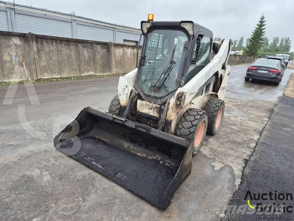 Bobcat S 530 Smykem řízené nakladače