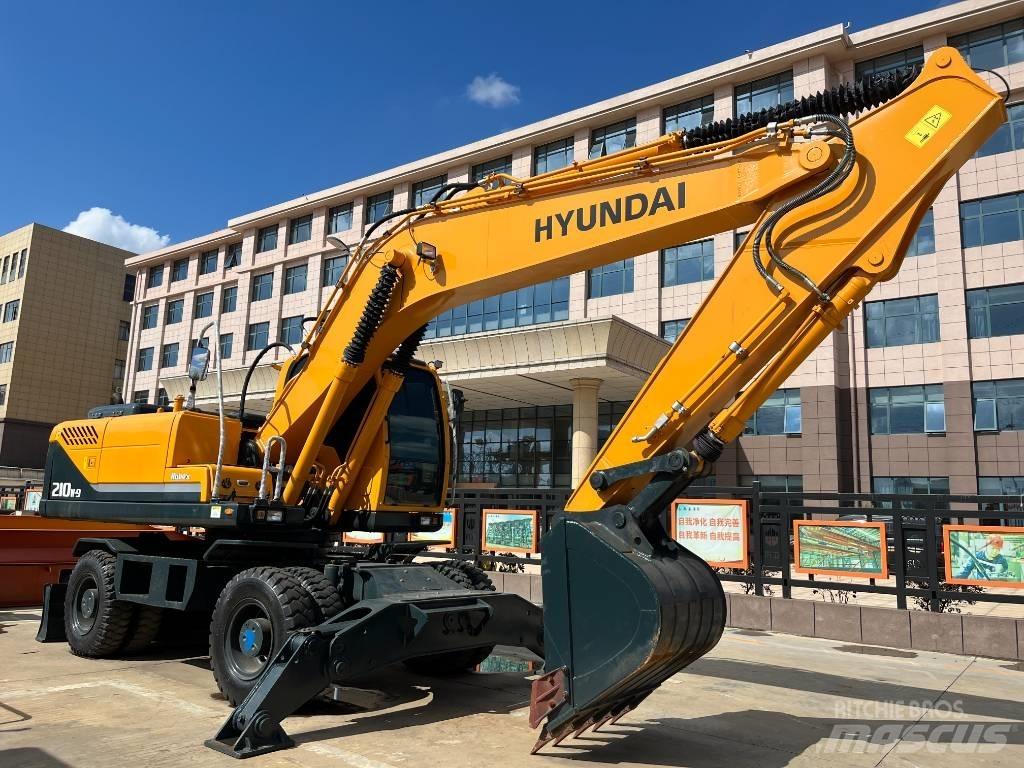 Hyundai R210W Kolová rýpadla