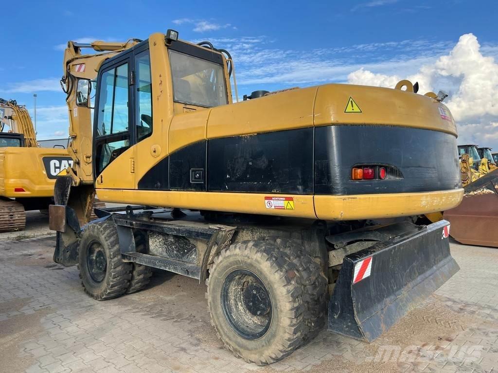 CAT M318C Speciální bagry