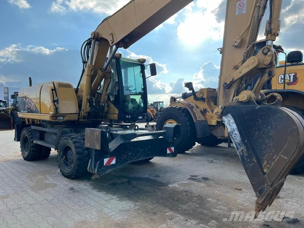 CAT M318C Speciální bagry