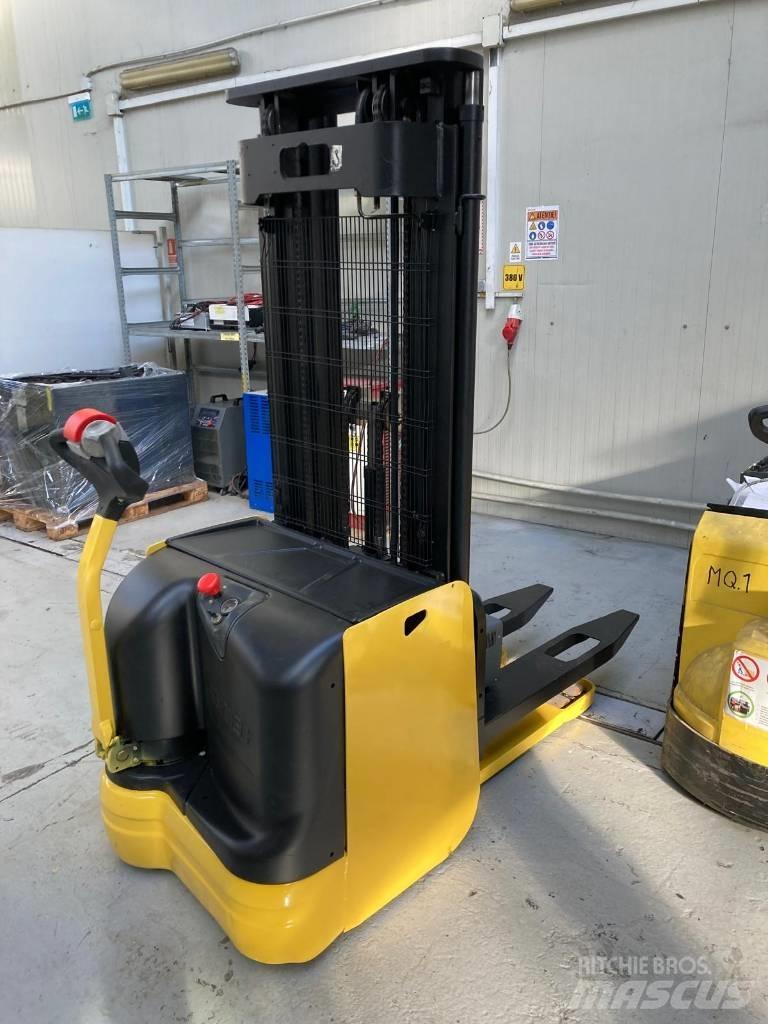 Hyster S 1.6 Ručně vedené vysokozdvižné vozíky