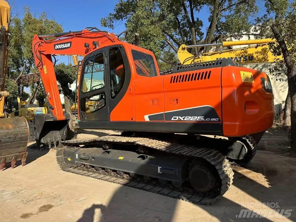 Doosan DX225-9C Pásová rýpadla