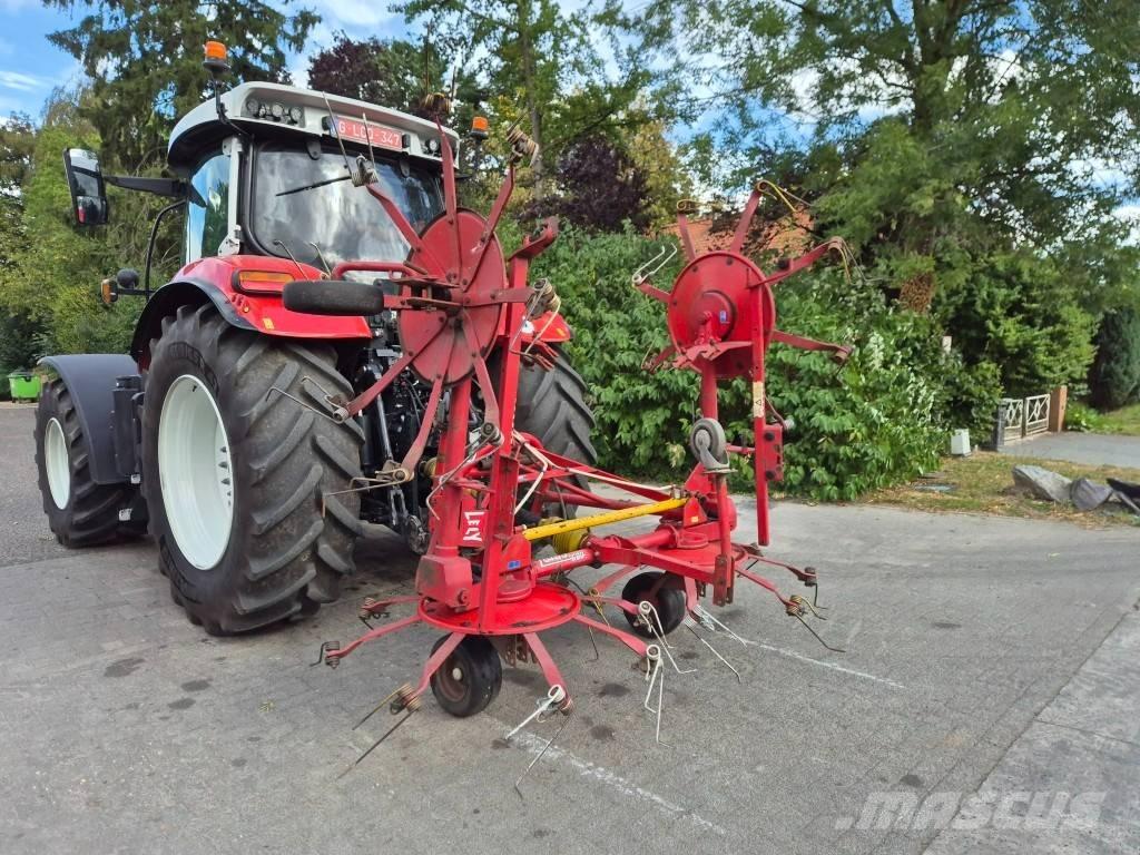 Lely Lotus 600 Obraceče a shrabovače sena