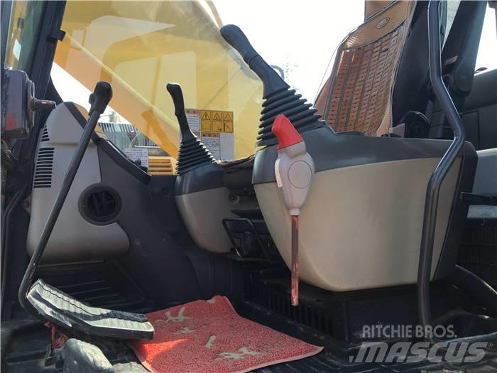 Komatsu PC 200-8 Pásová rýpadla