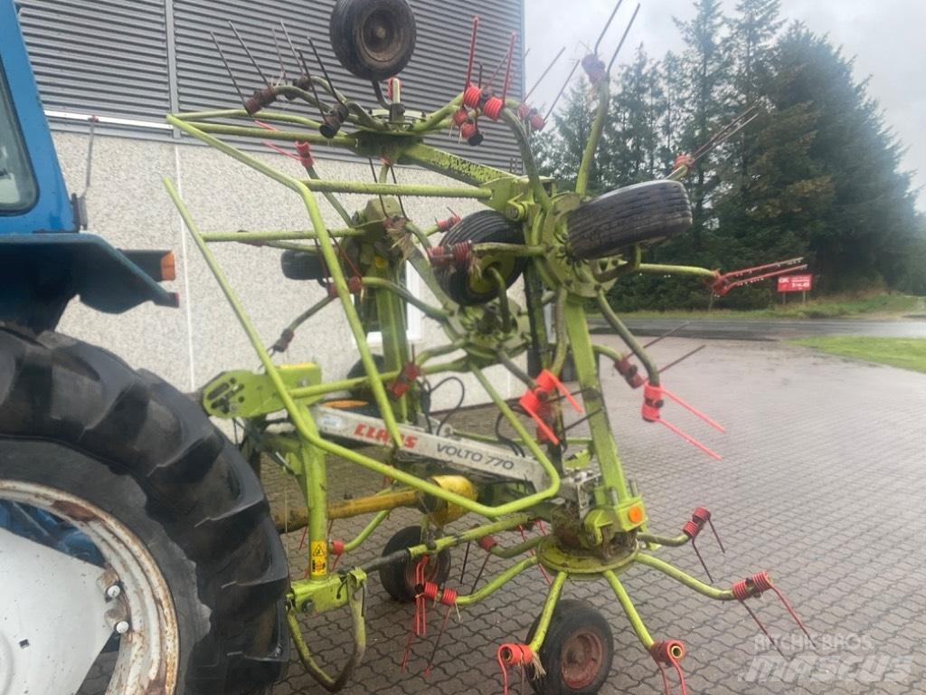 CLAAS Volto 770 Obraceče a shrabovače sena