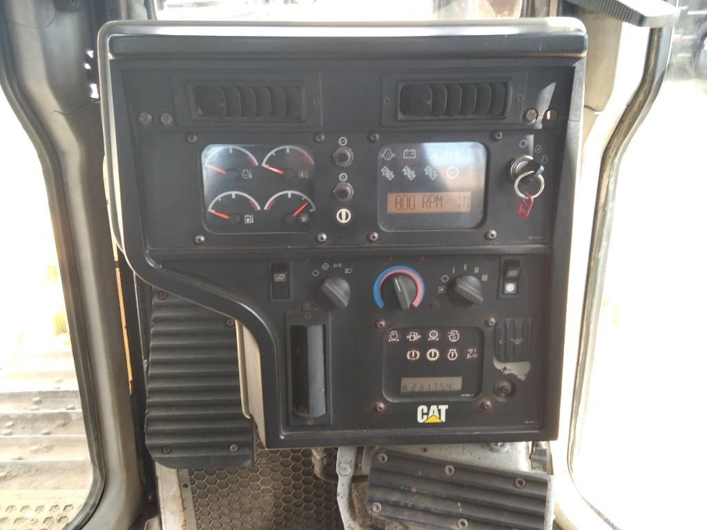 CAT D 6 R LGP Pásové dozery