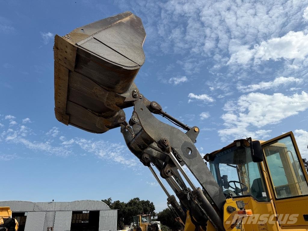 Volvo L 90 E Kolové nakladače